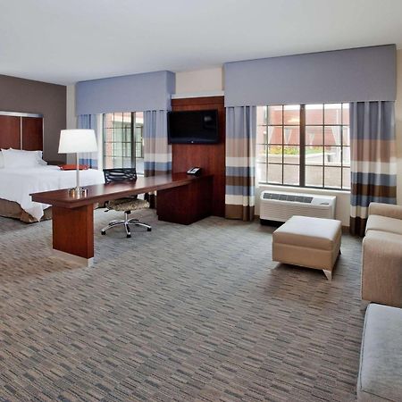 Hampton Inn & Suites Chapel Hill/Carrboro Ngoại thất bức ảnh